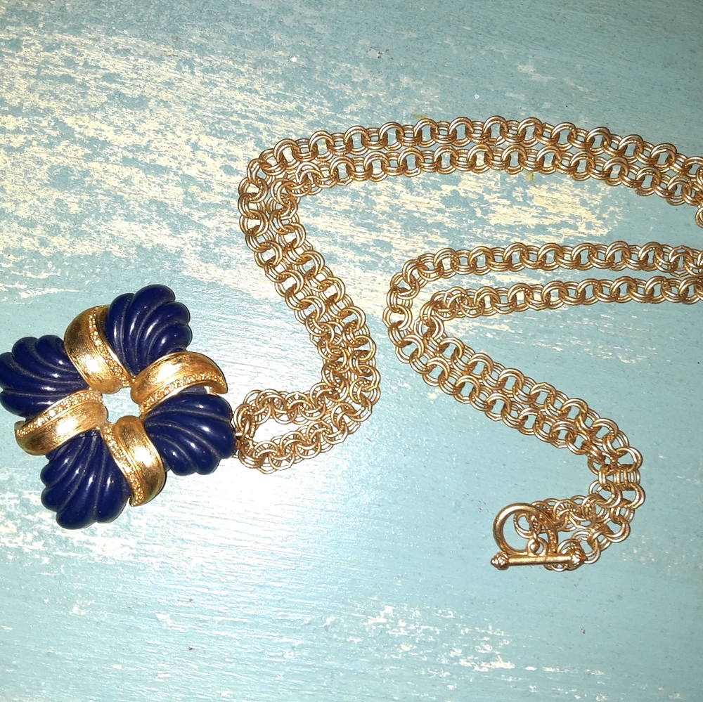 Oscar De La Renta Necklace with Pendant